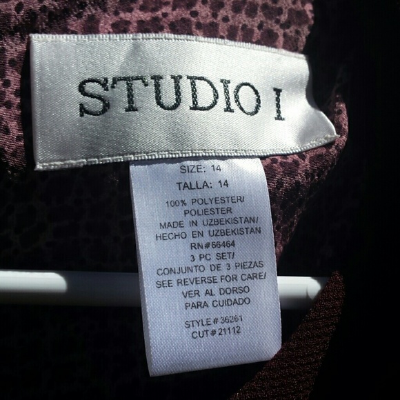 Studio One Dress - Picture 3 of 5